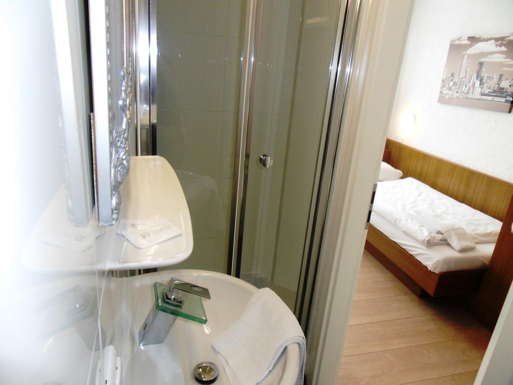 וייטרשטאדט Hotel Linnert חדר תמונה